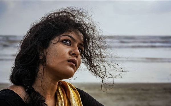 Outdoor beach portrait — lifestyle personal branding photography, editorial session
